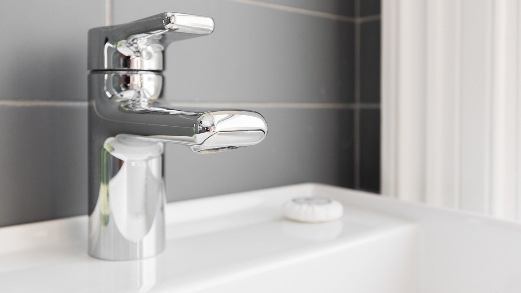bathroom-8688132_1280
